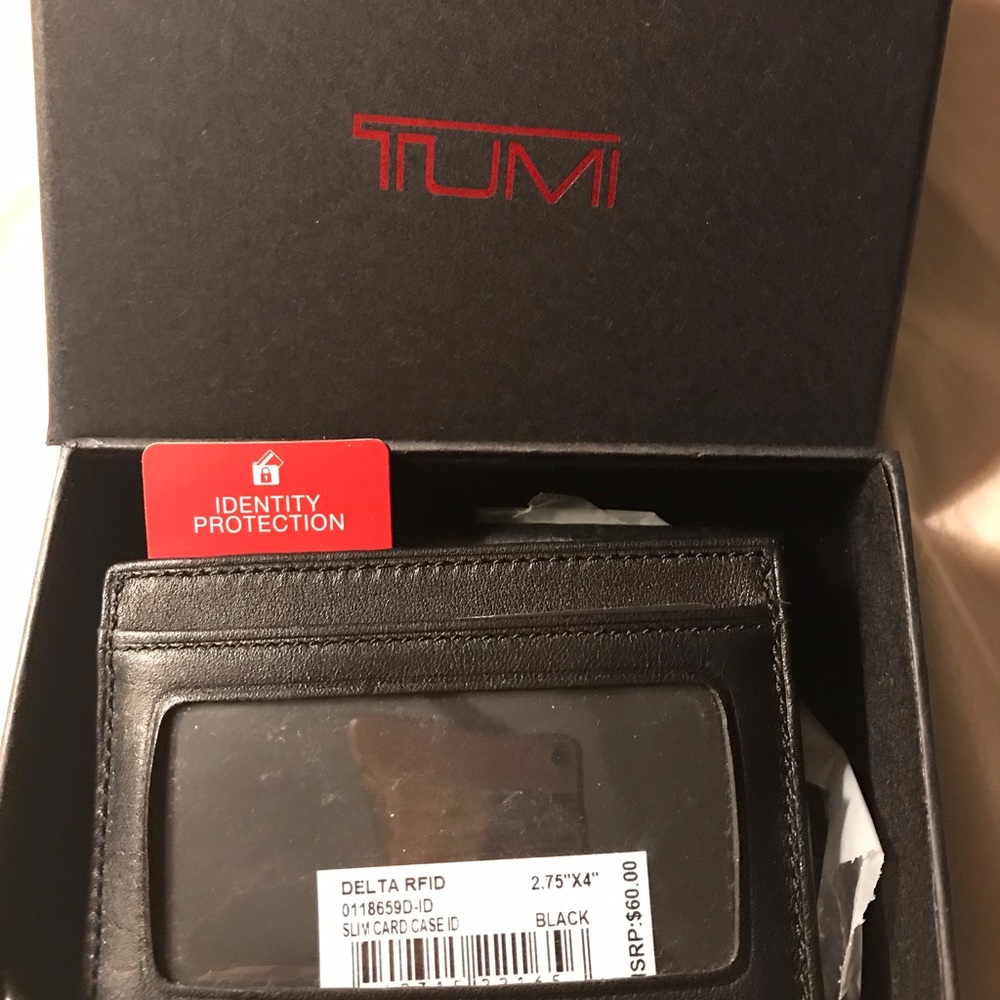 Tumi card holder